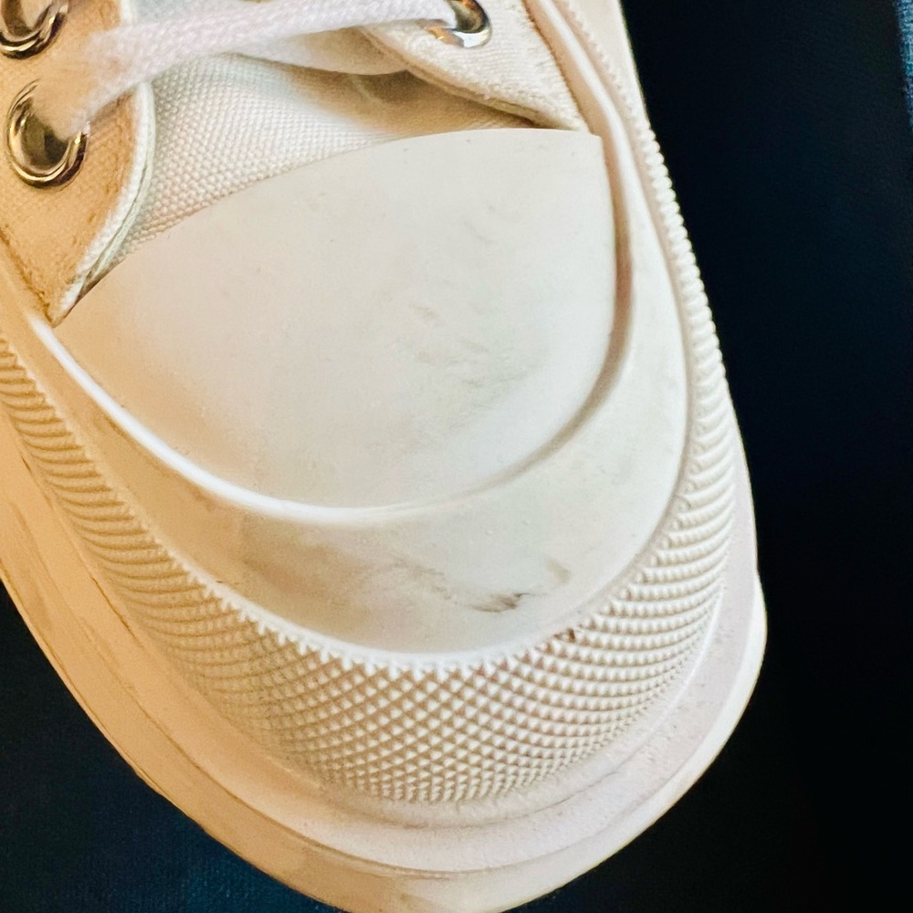 Alexander McQueen White Women's Sneakers - Picture 5 of 7